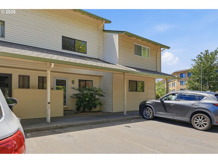 Property Photo:  12054 N Jantzen Beach Ave  OR 97217 
