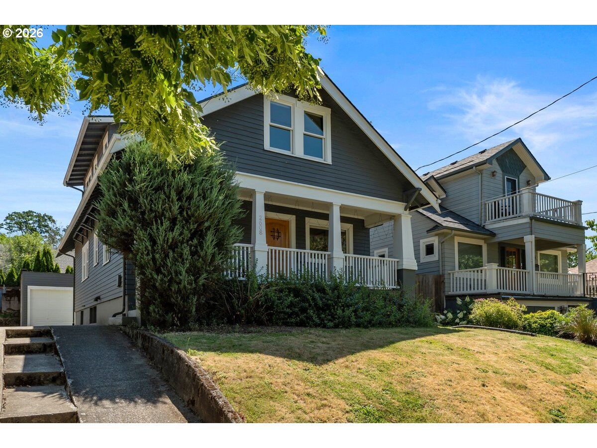 Property Photo: 2608 NE 7th Ave OR 97212