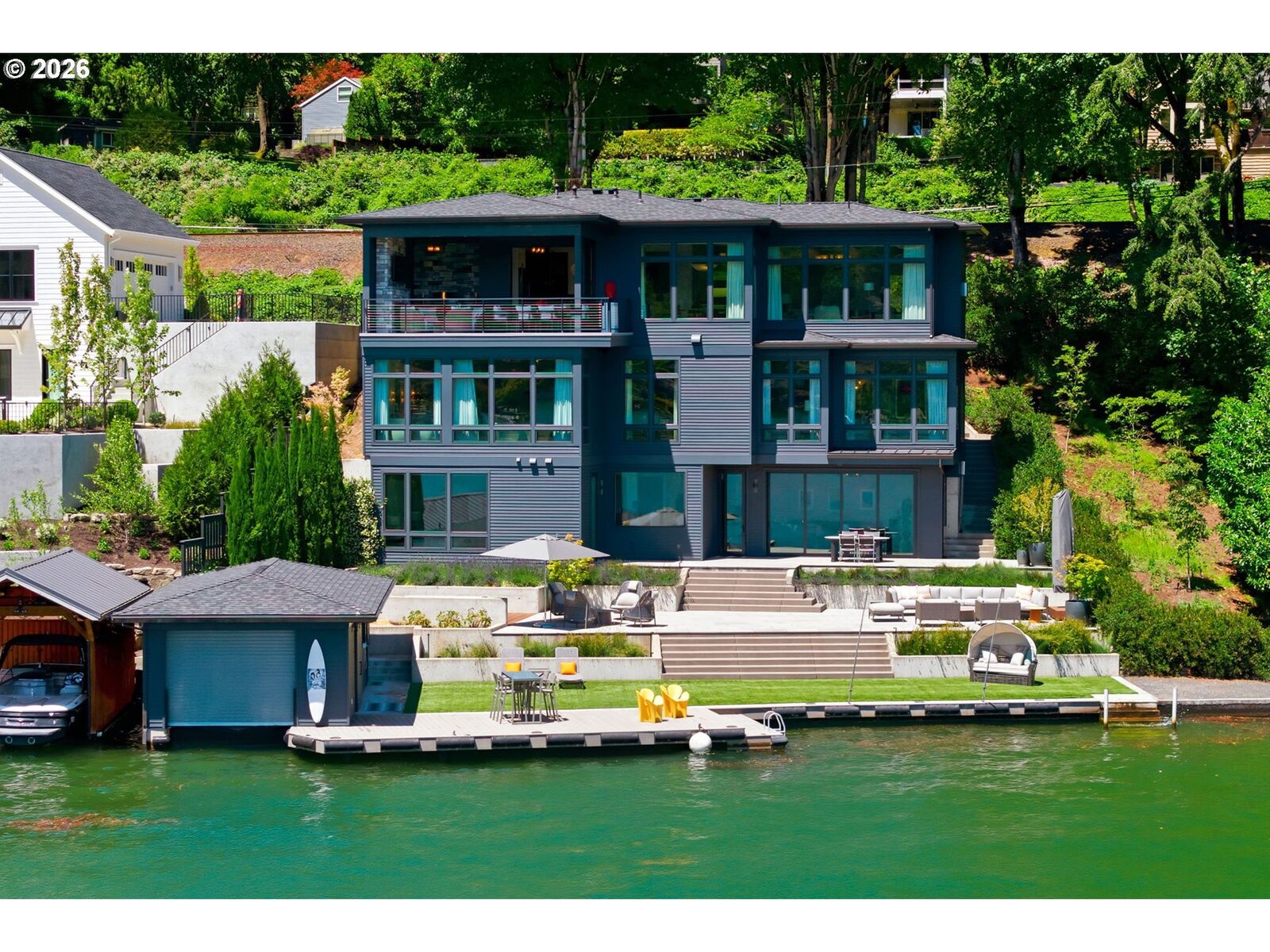 Property Photo: 3072 Lakeview Blvd OR 97035