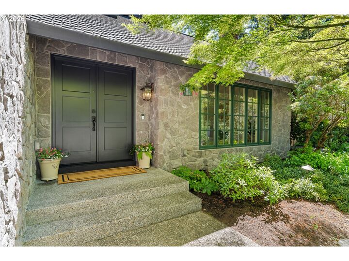 Property Photo:  17121 Wall St  OR 97034 