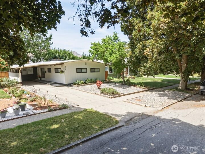 Property Photo: 320 Pioneer Dr. WA 98801