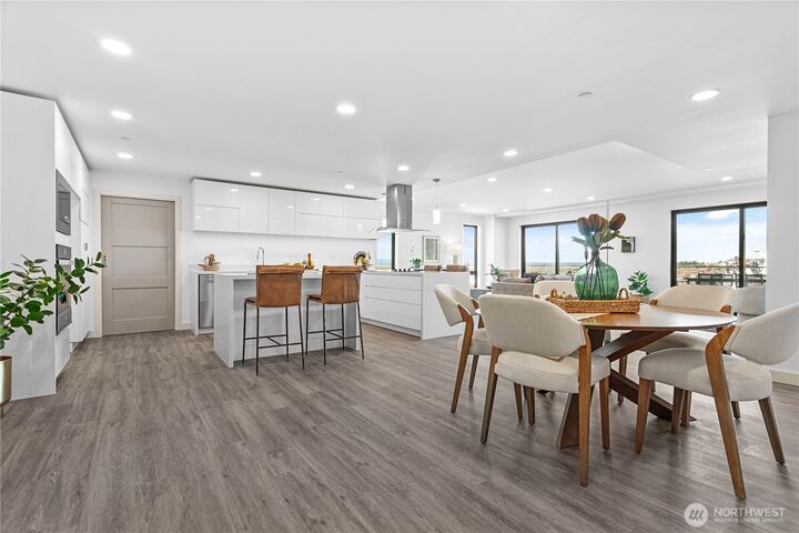 Property Photo:  1019  Granary Avenue 201  WA 98225 