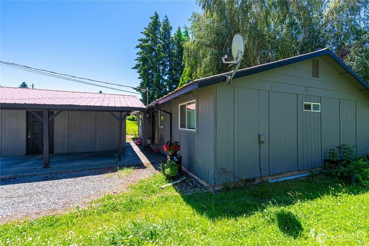 Property Photo:  400 N Keller Avenue A & B  WA 98802 