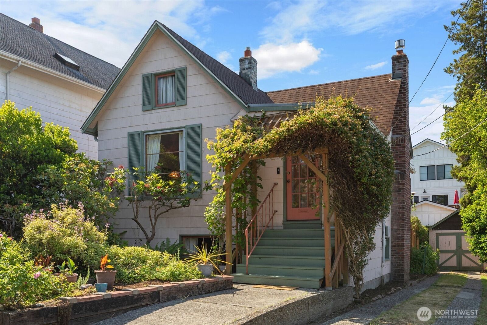 Property Photo: 1631 N 54 Street WA 98103
