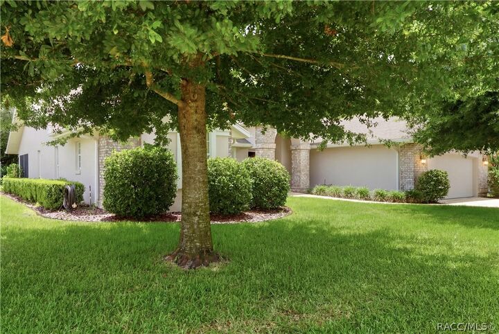 Property Photo: 6129 N Whispering Oak Loop FL 34465