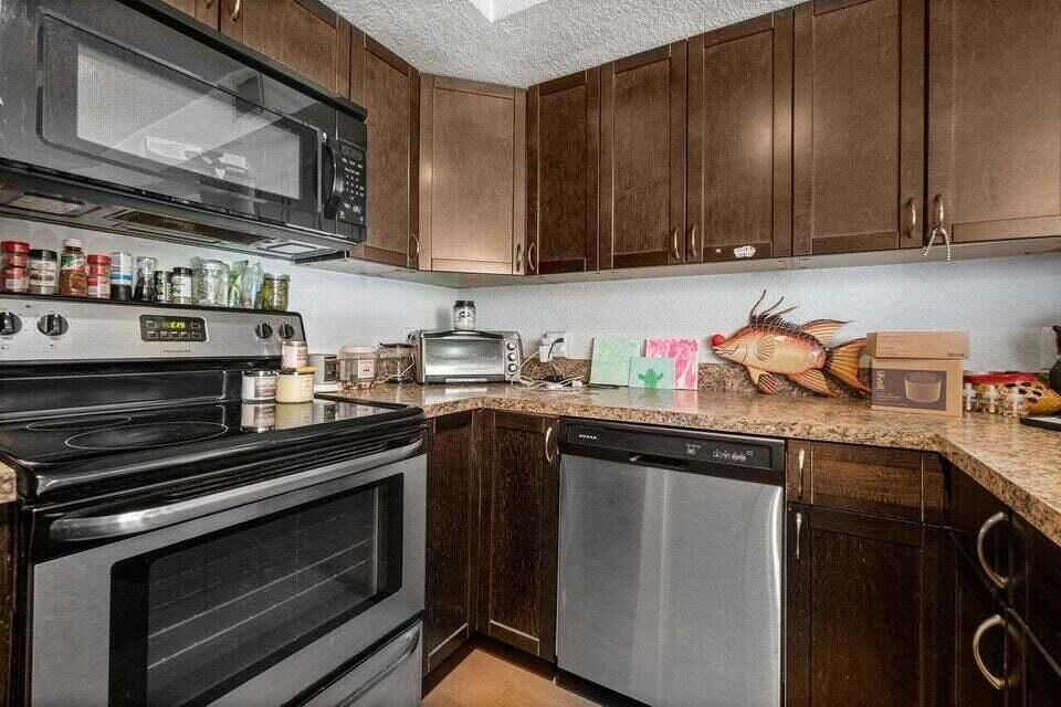 Property Photo: 117 Yacht Club Way Unit 110 FL 33462