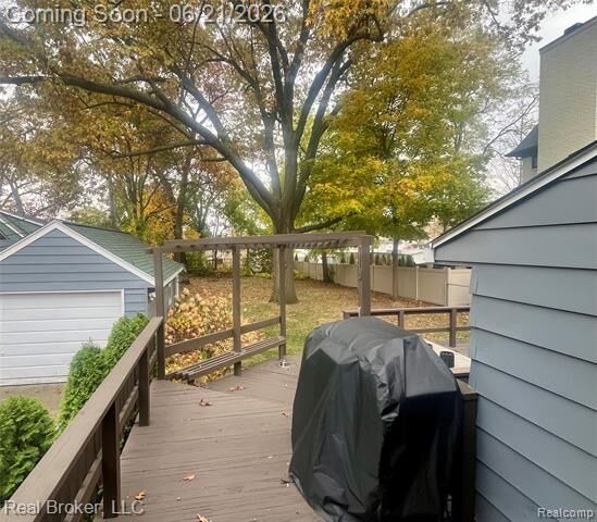 Property Photo:  318 E University Avenue  MI 48067 