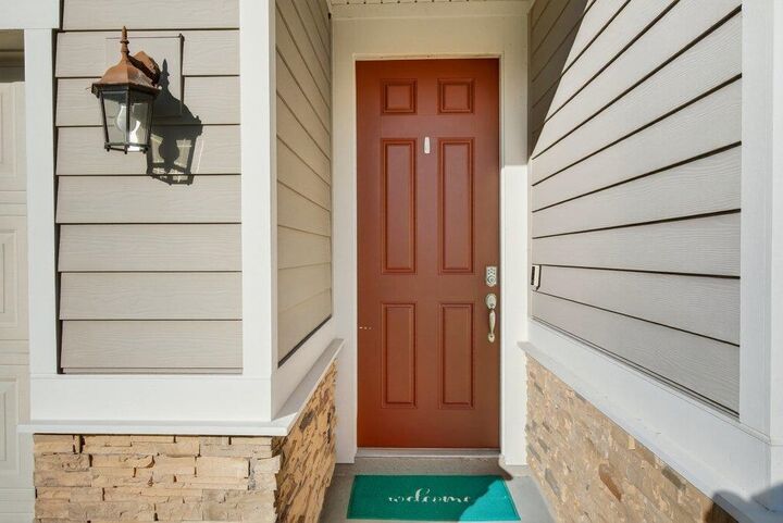 Property Photo: 212 Meadow Crossing Dr FL 32086