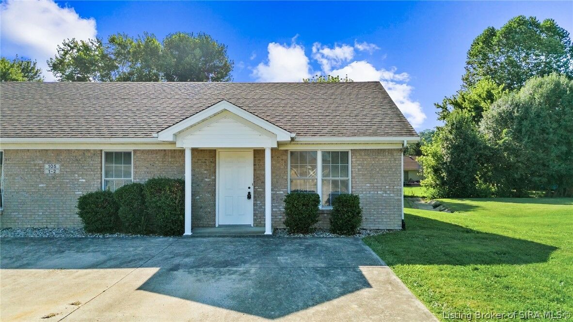 Property Photo: 105 Brewer Drive 2 IN 47106