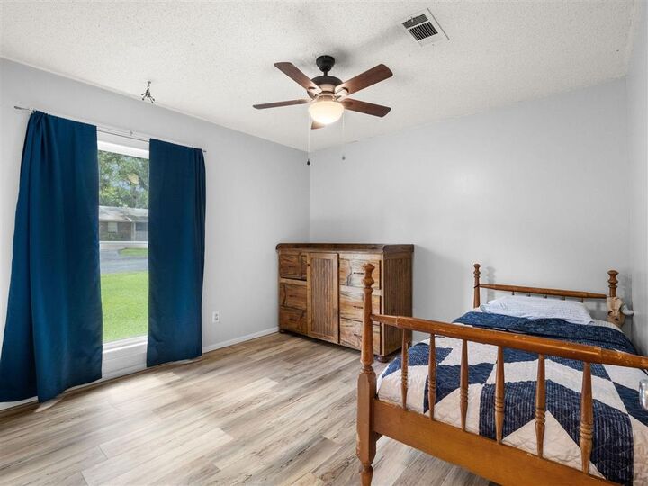 Property Photo:  605 Haynes Drive  LA 70634 