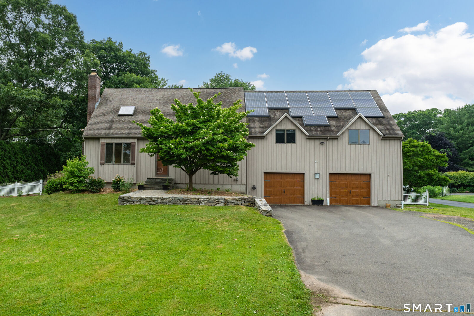 Property Photo: 425 Schoolside Lane CT 06437