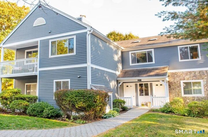 Property Photo:  211 Windgate Circle B  CT 06468 