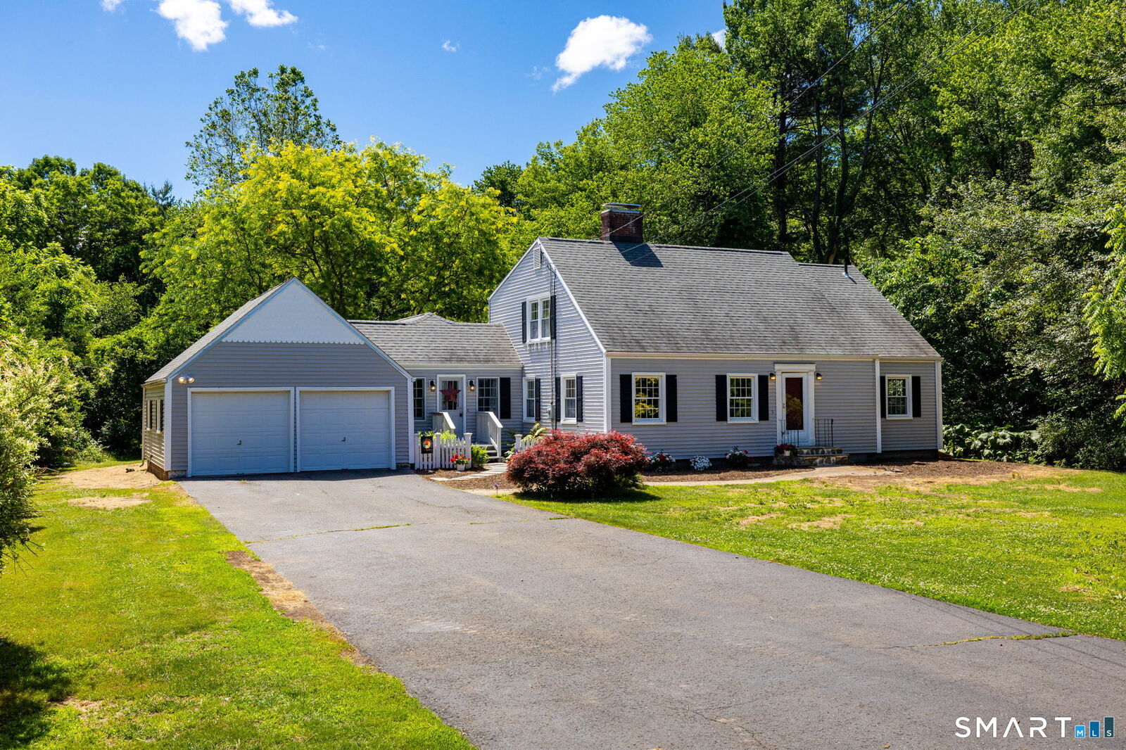 Property Photo:  11 Sakrison Road  CT 06035 