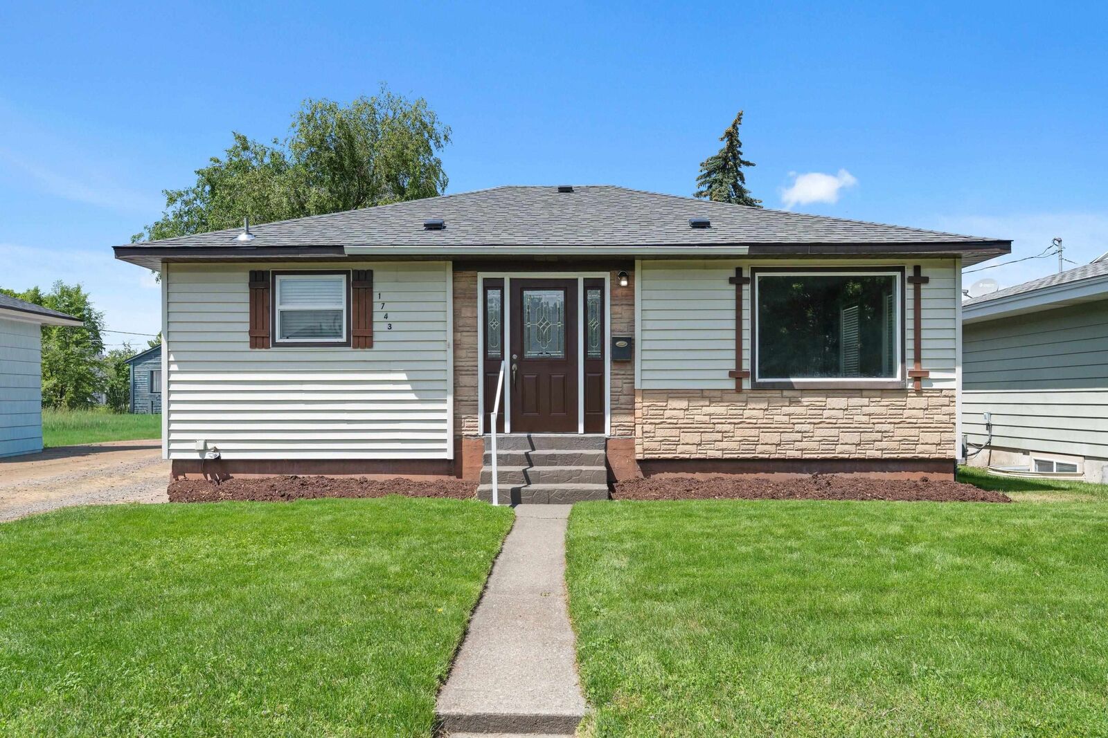Property Photo: 1743 N Altamont St WA 99207