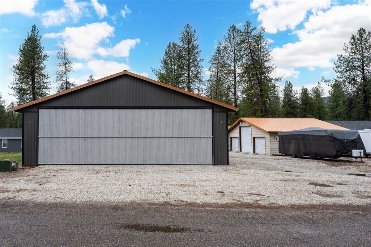Property Photo:  136 Richmond Ln  WA 99109 
