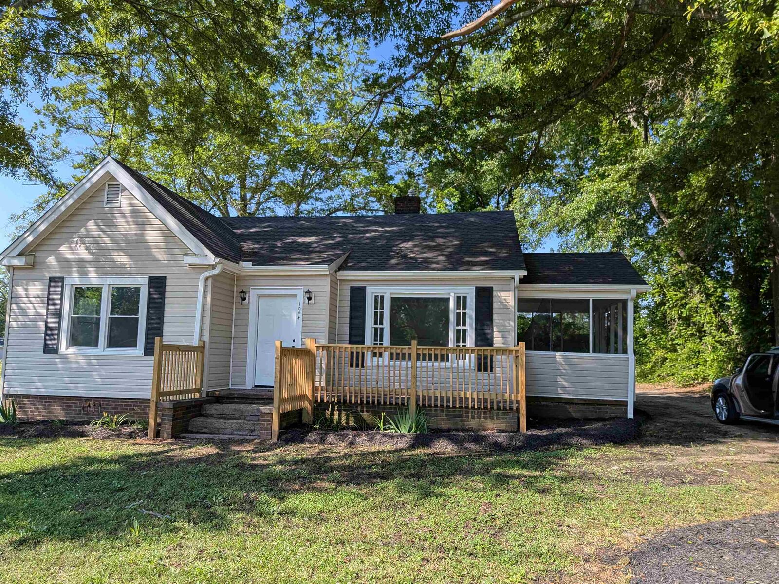 Property Photo:  1064 Howard Street  SC 29303 