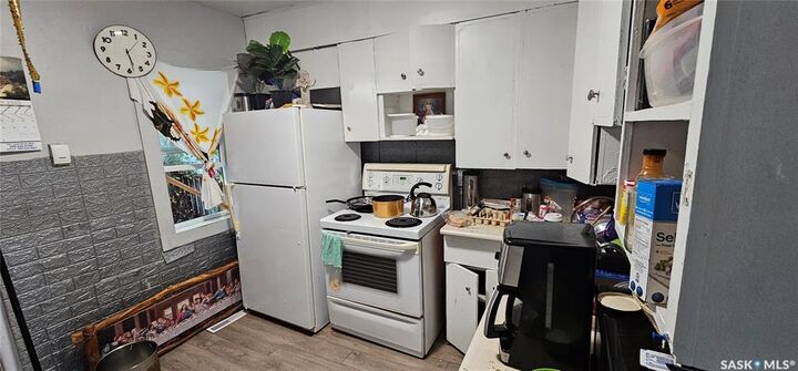 Property Photo: 127 M Avenue S SK S7M 2K1