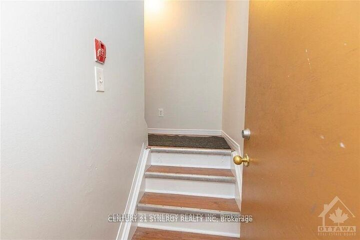 Property Photo:  450 Maclaren Street 10  ON K1R 5K6 