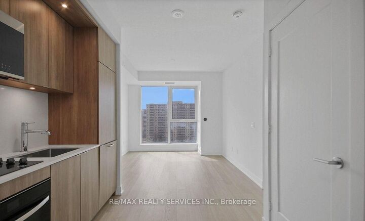 Property Photo: 60 Central Park Road Way 1405 ON M9A 3K1