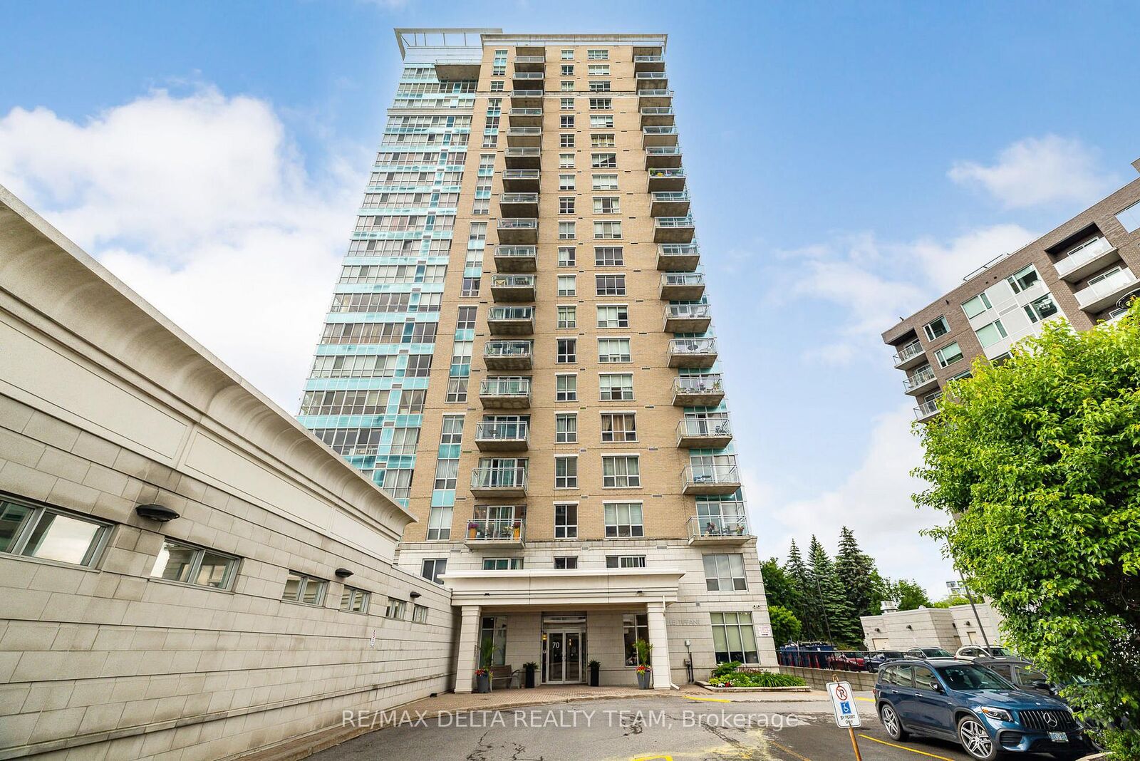 Property Photo:  70 Landry Street 1207  ON K1L 0A8 