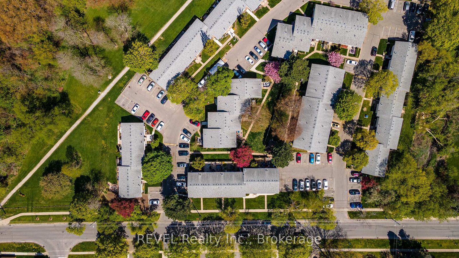 Property Photo: 151 Parnell Road 56 ON L2M 3S4