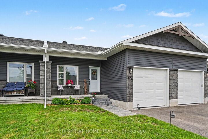 Property Photo: 306 Forestview Crescent ON K7V 0C4