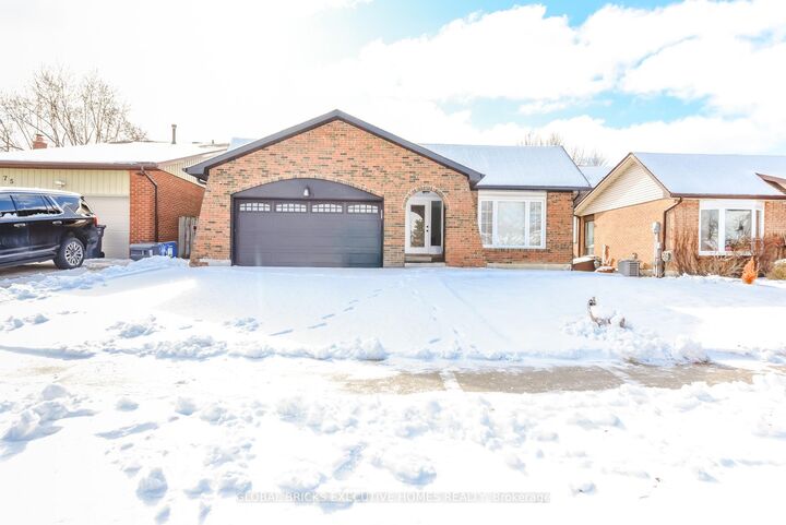 Property Photo: 77 Blackthorn Lane ON L6V 3L1