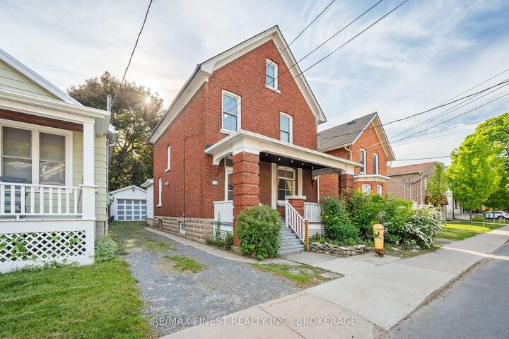 476 Victoria Street — photo 1