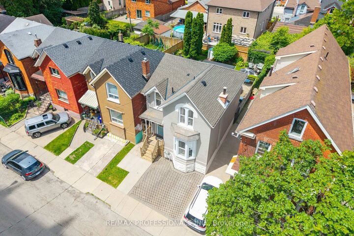 Property Photo:  43 Oxford Street  ON L8R 2W9 