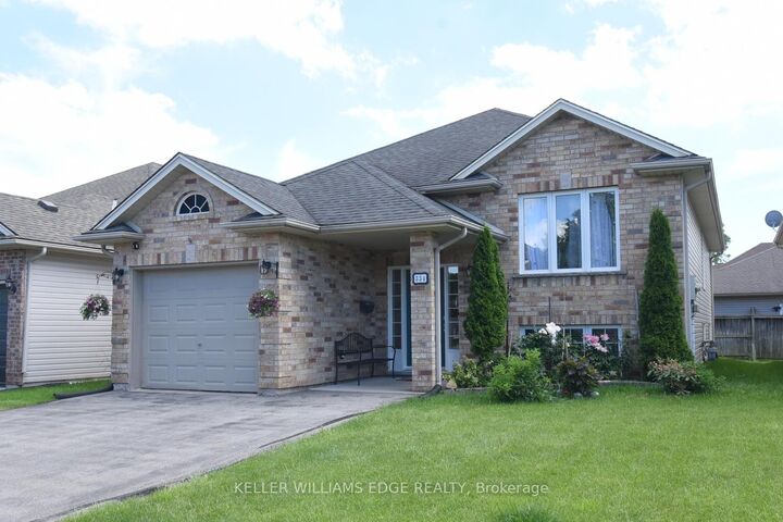 Property Photo:  334 St Lawrence Drive  ON L3C 7H7 