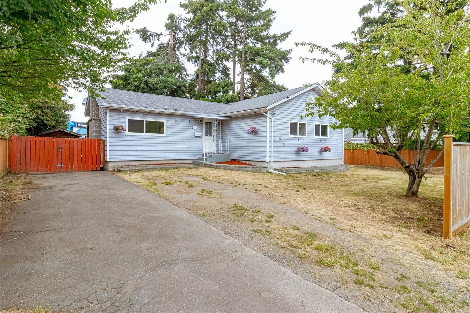 Property Photo: 2912 Phipps Rd BC V9B 3V9