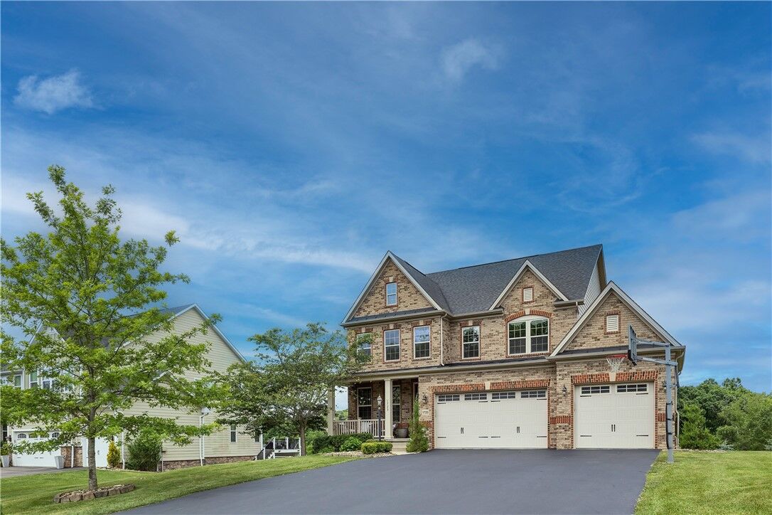 Property Photo:  1723 Stevensan Dr  PA 15143 