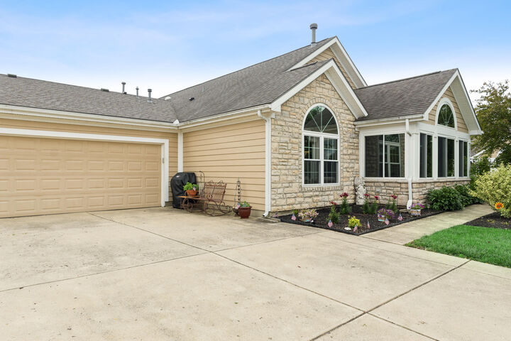 Property Photo:  2690 Prestwick Village Circle  OH 45503 
