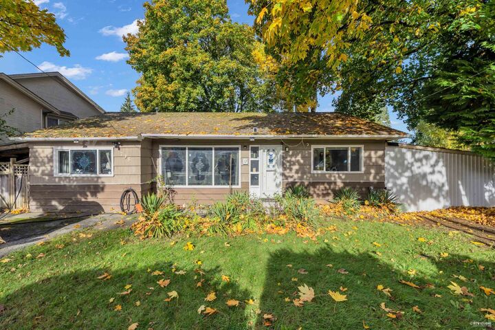 735 Lea Avenue — photo 1