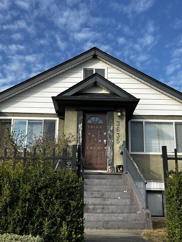 Property Photo: 3635 Franklin Street BC V5K 1Y7