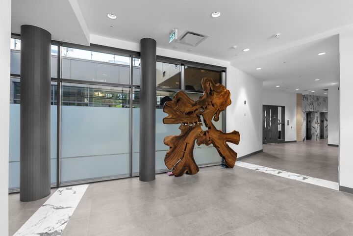 Property Photo: 422 E 3rd Street 317 BC V7L 0K1