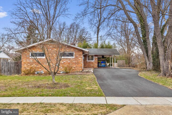 Property Photo: 9920 Pinehurst Avenue VA 22030