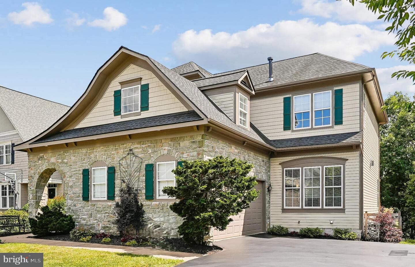 Property Photo:  9046 Roaring Spring Loop  VA 20136 