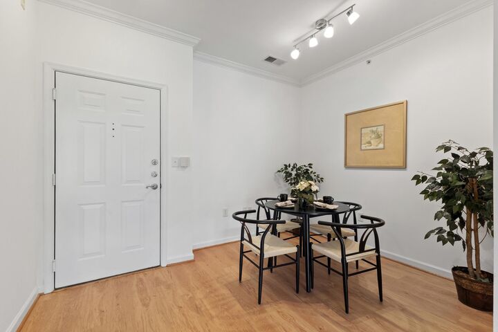 Property Photo:  12949 Centre Park Circle 404  VA 20171 