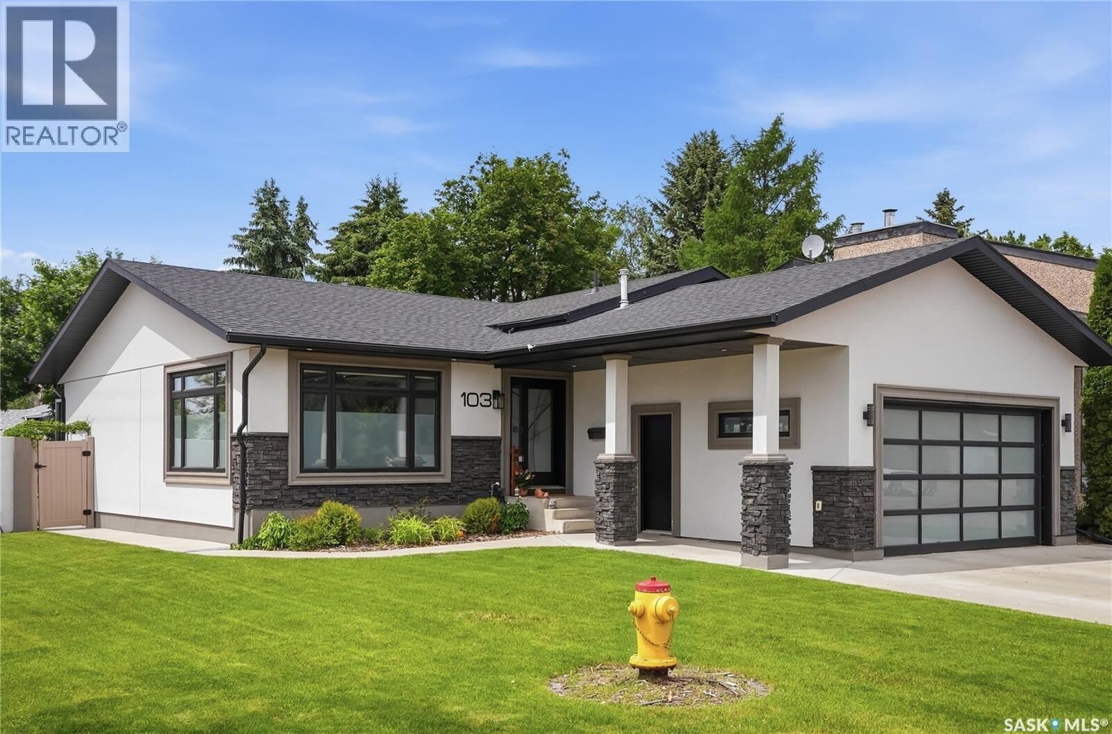 Property Photo:  103 Mallin Crescent  SK S7K 7W9 