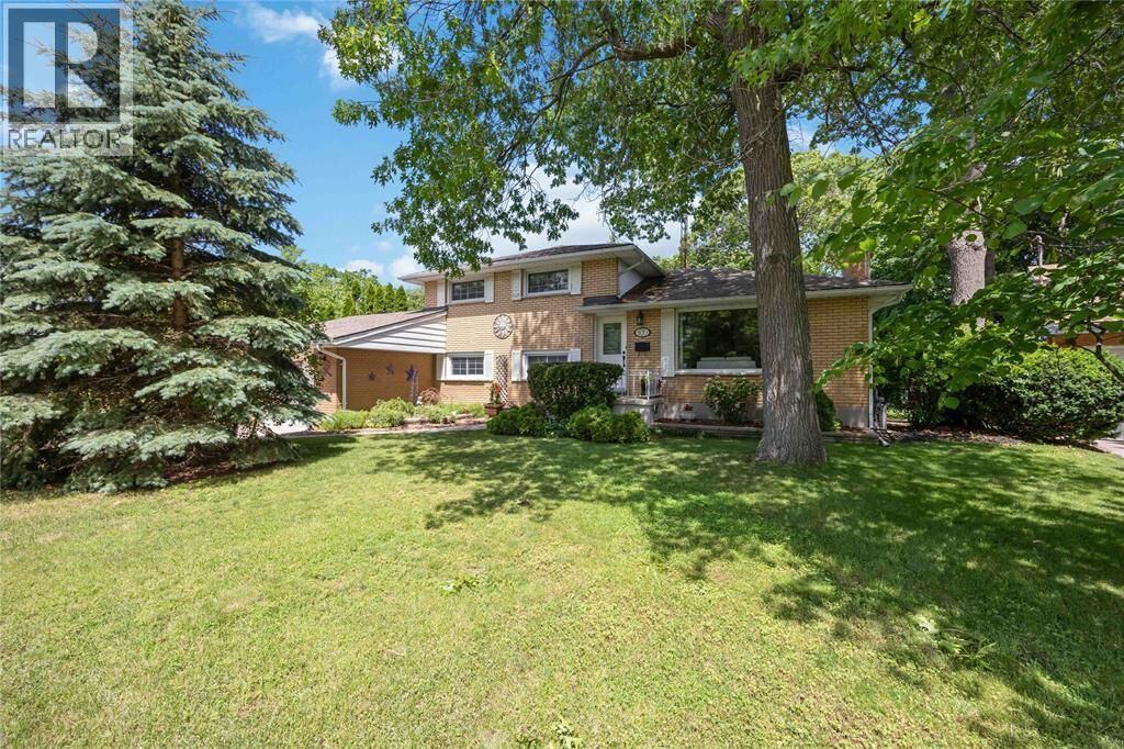 Property Photo:  870 McKay Avenue  ON N7V 3V4 