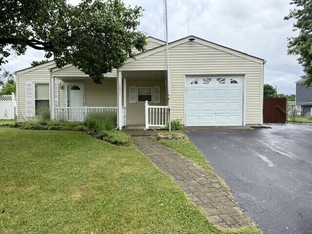 Property Photo: 1831 Rock Creek Drive OH 43123