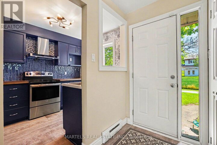 Property Photo: 1374 Cedarcroft Crescent ON K1B 5C9