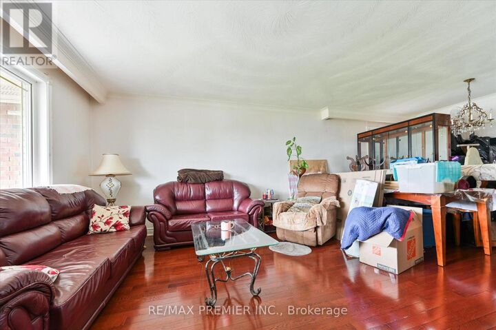 Property Photo: 39 Jocada Road Main ON M6L 2J4