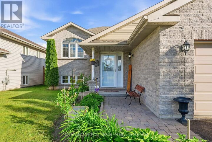 Property Photo:  23 Fox Den Drive  ON K0K 1H0 