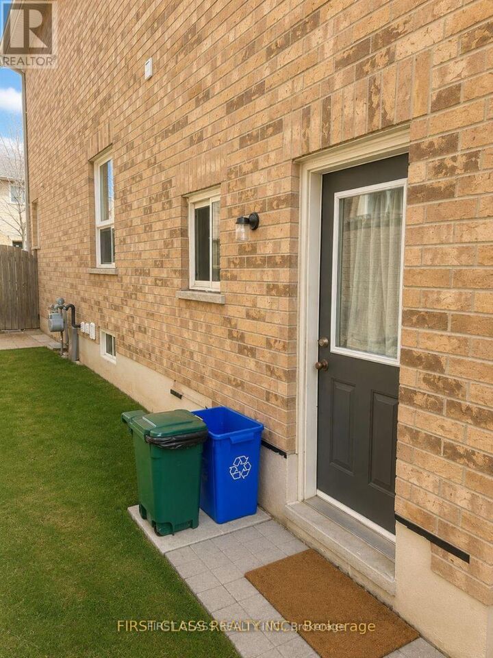 Property Photo:  2201 Stratus Drive  ON L6M 4W5 