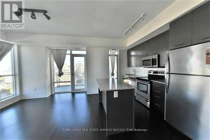 Property Photo: 365 Prince Of Wales Drive 1802 ON L5B 0G6