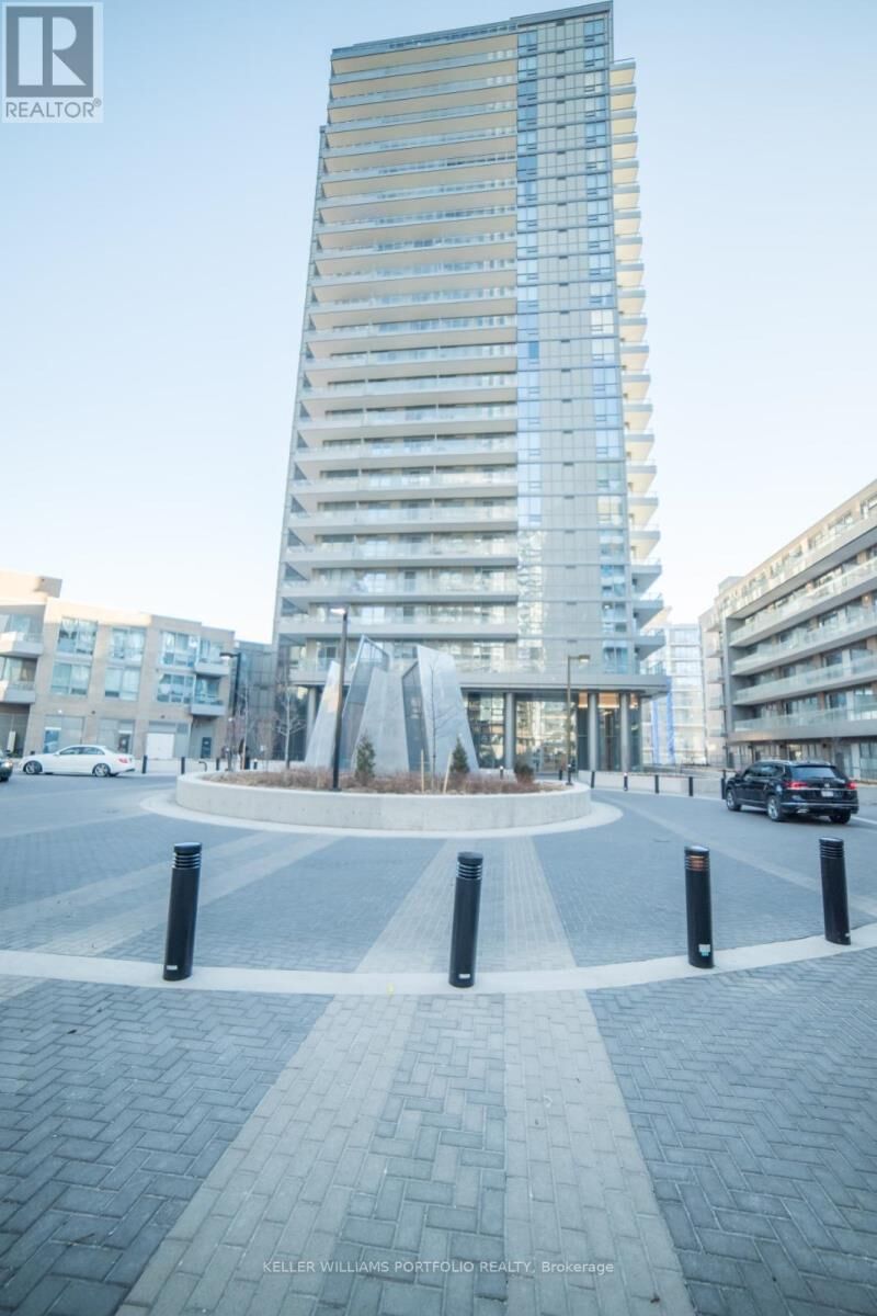 Property Photo: 52 Forest Manor Road 626 ON M2J 0E2