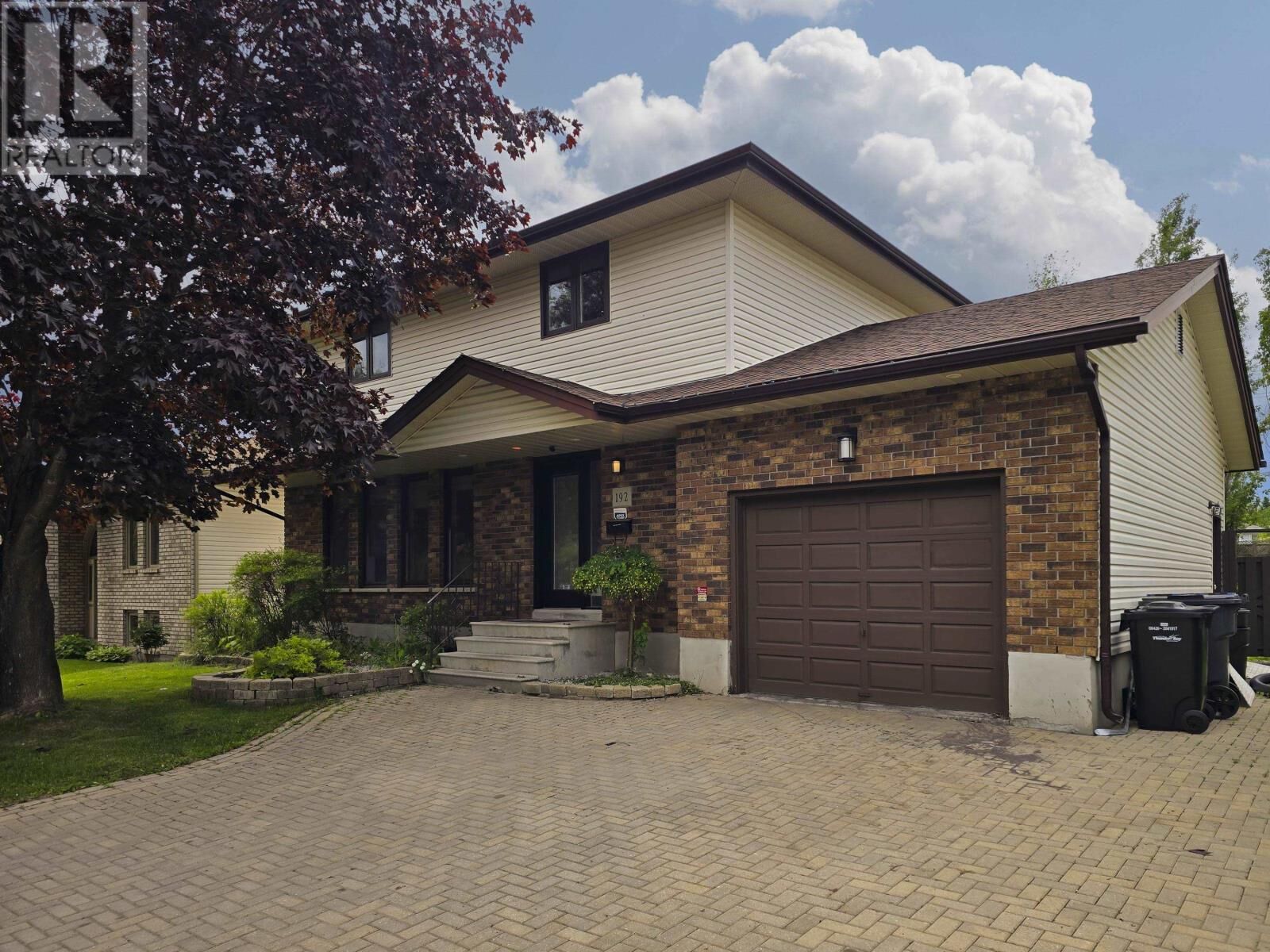 Property Photo: 192 Riviera Dr W ON P7B 6H8