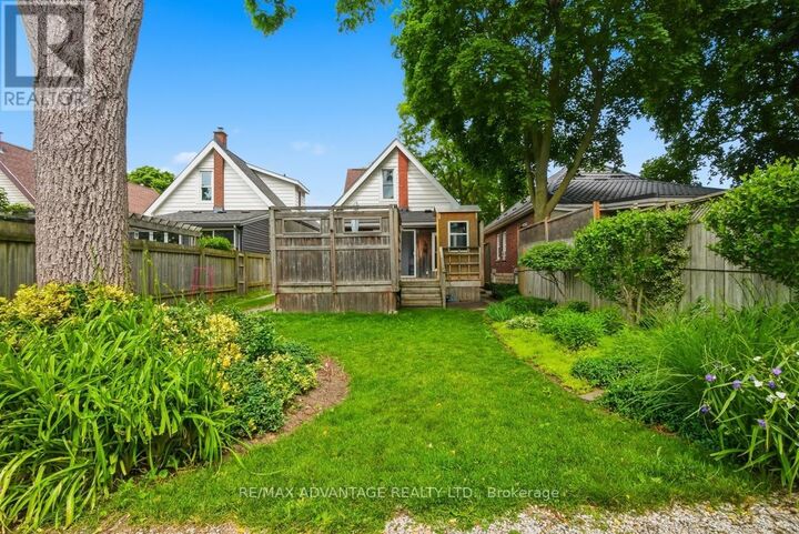 Property Photo:  41 Vauxhall Street  ON N5Z 1B3 